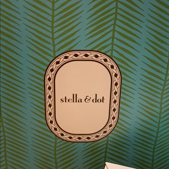 Stella & Dot fashion necklace - Picture 2 of 3